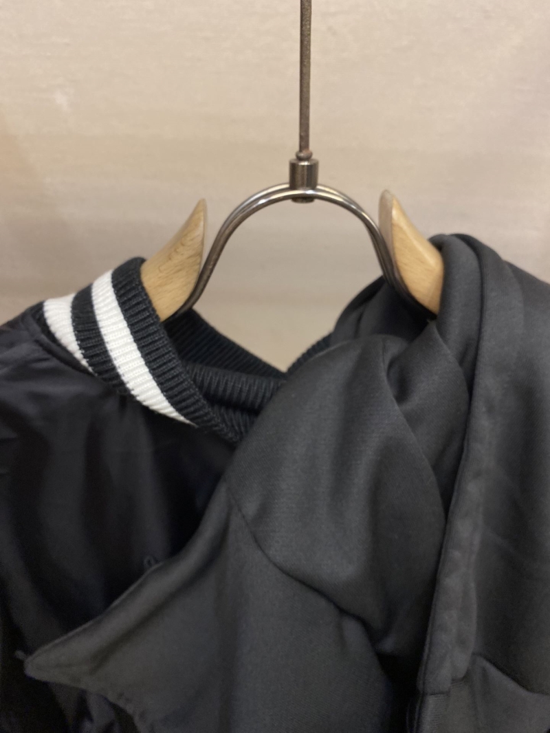 Pra*a outwear